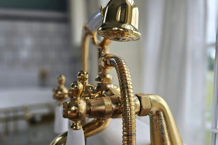 gold bathtub faucet